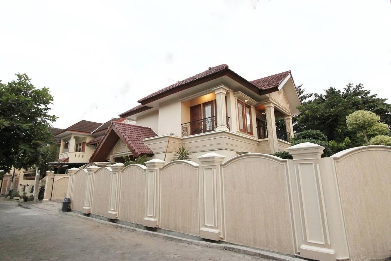 Fernasya House Villa Yogyakarta Eksteriør billede